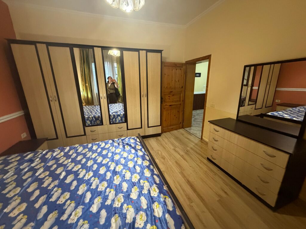 2+1,kat 1godine private,komune e parisit,600 mije leke