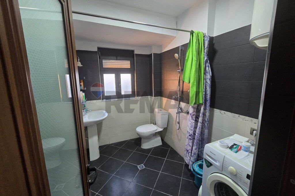 Apartament - Për Shitje - Rruga Asim Vokshi, Tiranë