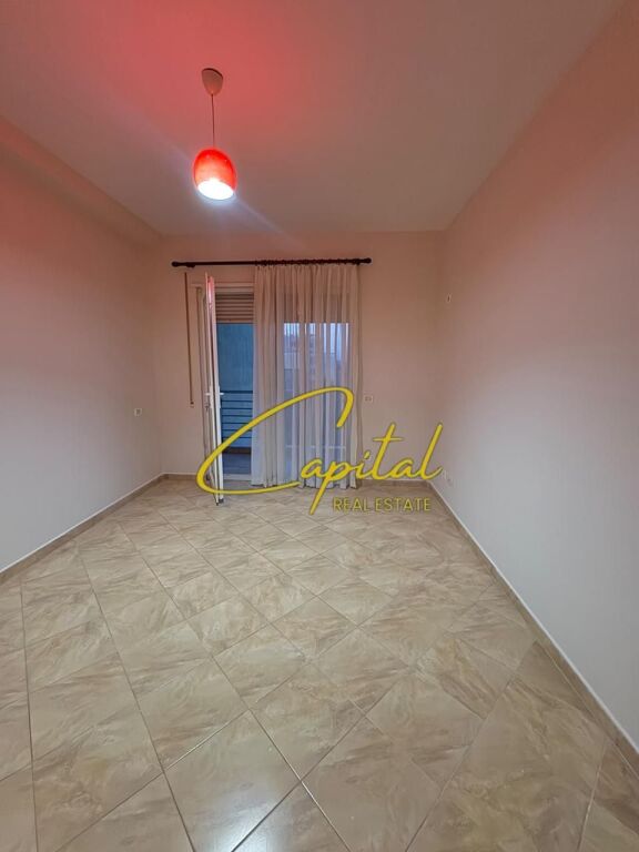 APARTAMENT ME QIRA 2+1 ISH TREGU ELEKTRIK 55.000 LEKE