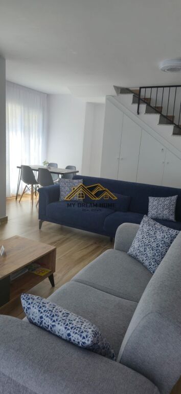 SHITET DUPLEX 2+1+POST PARKIMI TEK RRUGA VIENA NE GOLEM !