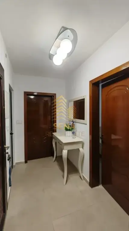 Qira,Hyrje Private,3+1+blk,Selite,45.000 Leke/muaj