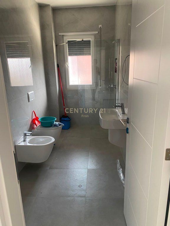 Apartament 2+1 Me Qira në Kamez Qender, Tiranë