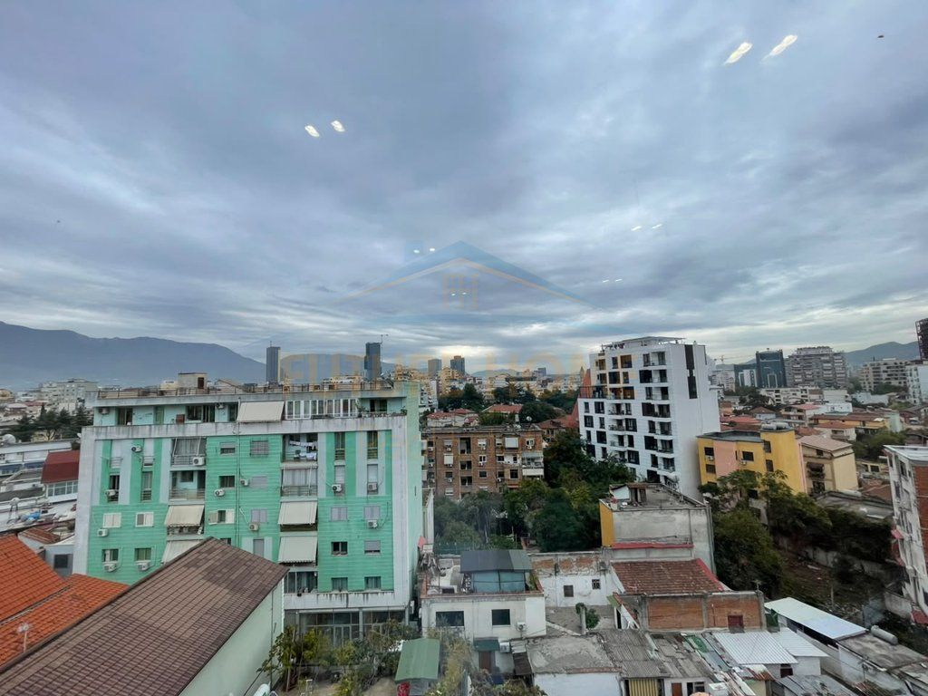 Shitet, Apartament 1+1, Mozaiku i Tiranës, Mbrapa Bllokut të Ambasadave.