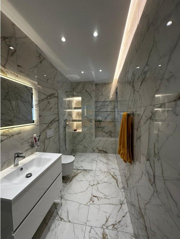 Qira, Apartament 1+1, Shkolla e Kuqe, Tiranë.