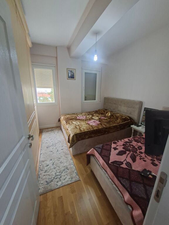 Shitet Apartament 2+1  te Golden Park te AMERIKAN 3