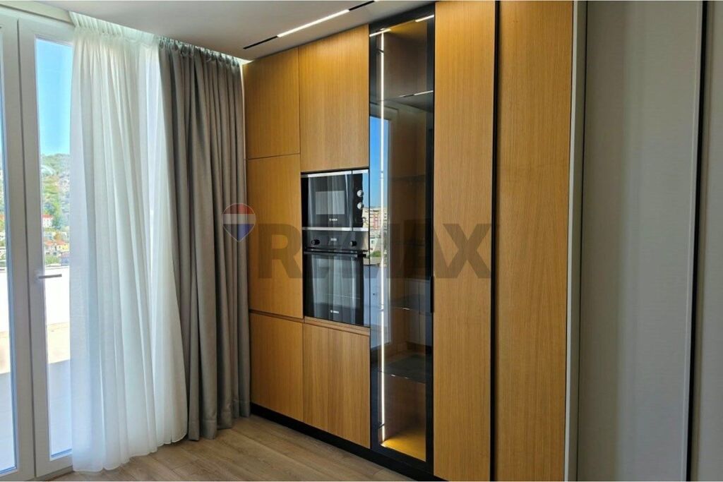 🏡 PENTHOUSE EKSKLUZIV PËR SHITJE – LUNGOMARE, VLORË 🌊