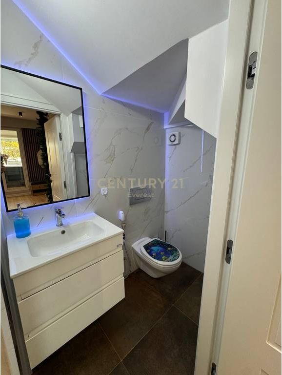 MYSLYM SHYRI, APARTAMENT 1+1 PER QIRA
