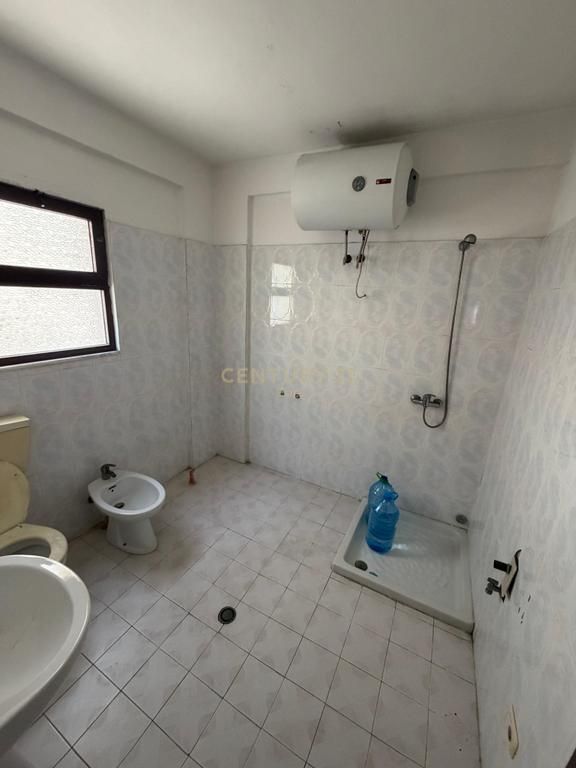 2+1 Apartment for Sale, Durrës Beach – Station 1, only 40 meters from the sea!