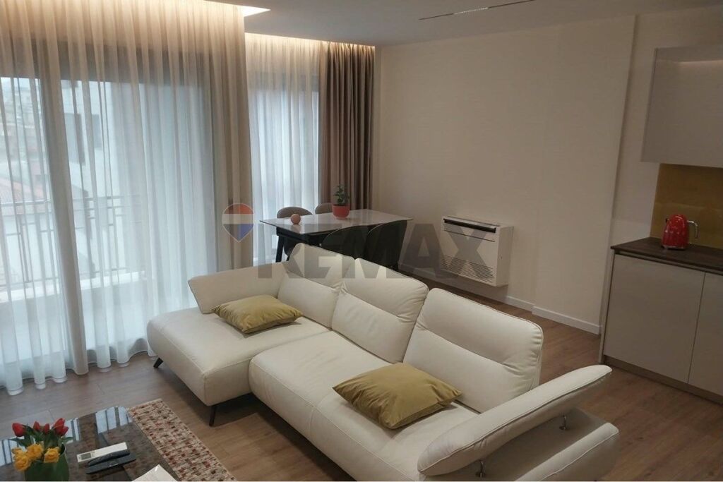 Apartament 1+1 per qera tek Shkolla e Kuqe!