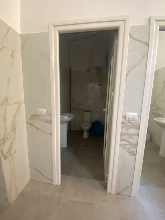Per Qira Ambient Biznesi Plazh Durres