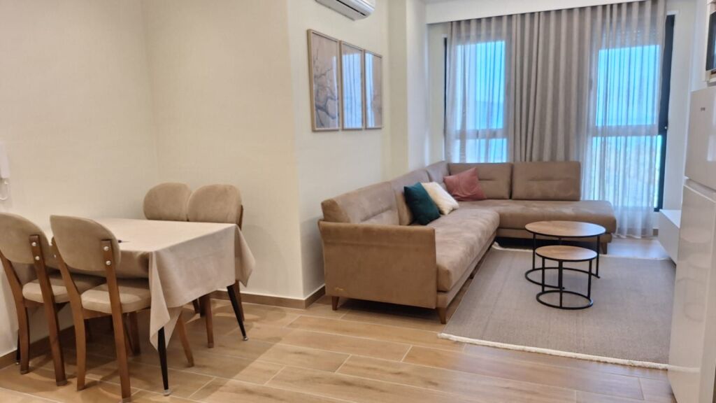 🏡 APARTAMENT 1+1 ME QIRA – VLORË