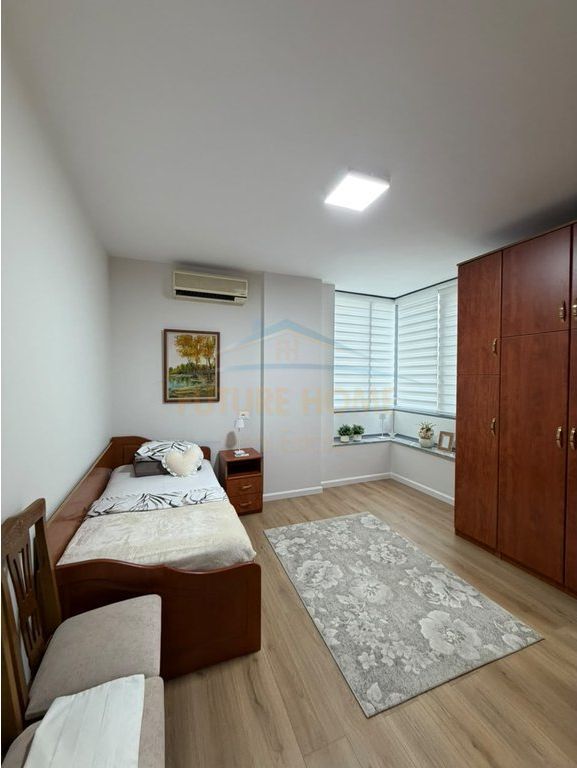 For rent, 2+1+2 apartment, Center.