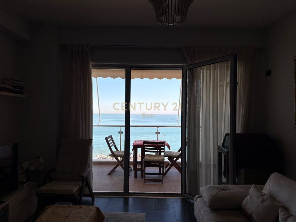 Apartament 2+1 per shitje me pamje nga deti te Shkembi i Kavajes