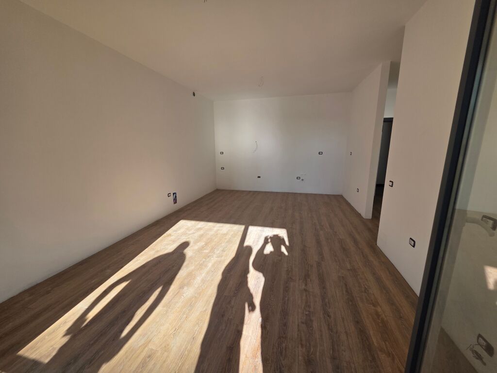 📍Porcelan Rezidenca Splendor Shitet Apartament 2+1+2