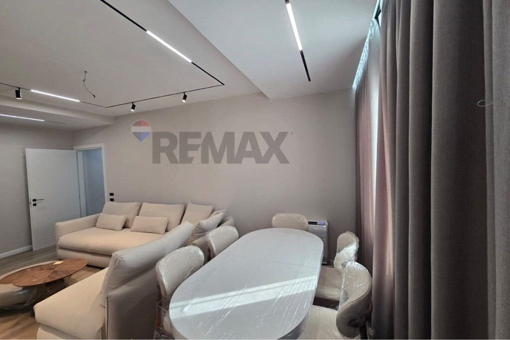 🏡 PENTHOUSE EKSKLUZIV PËR SHITJE – LUNGOMARE, VLORË 🌊