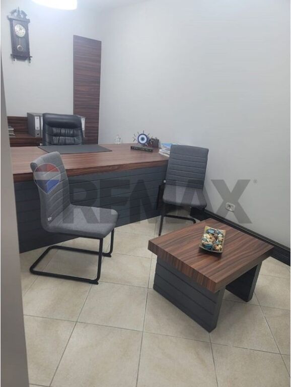 Office - For Rent - Former Exhibition, Tirana