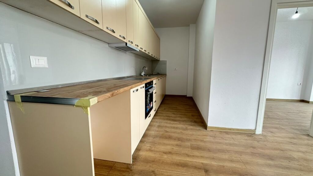 Apartament 1+1 per qira tek Farmacia 10