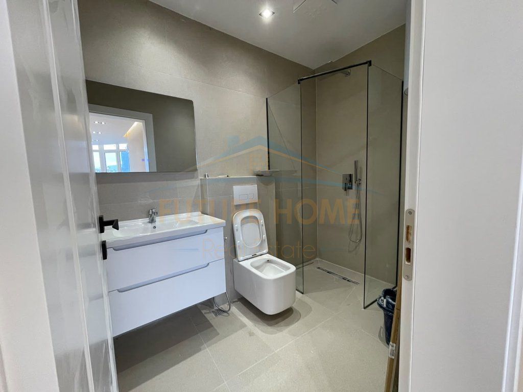 Shitet, Apartament 1+1, Mozaiku i Tiranës, Mbrapa Bllokut të Ambasadave.