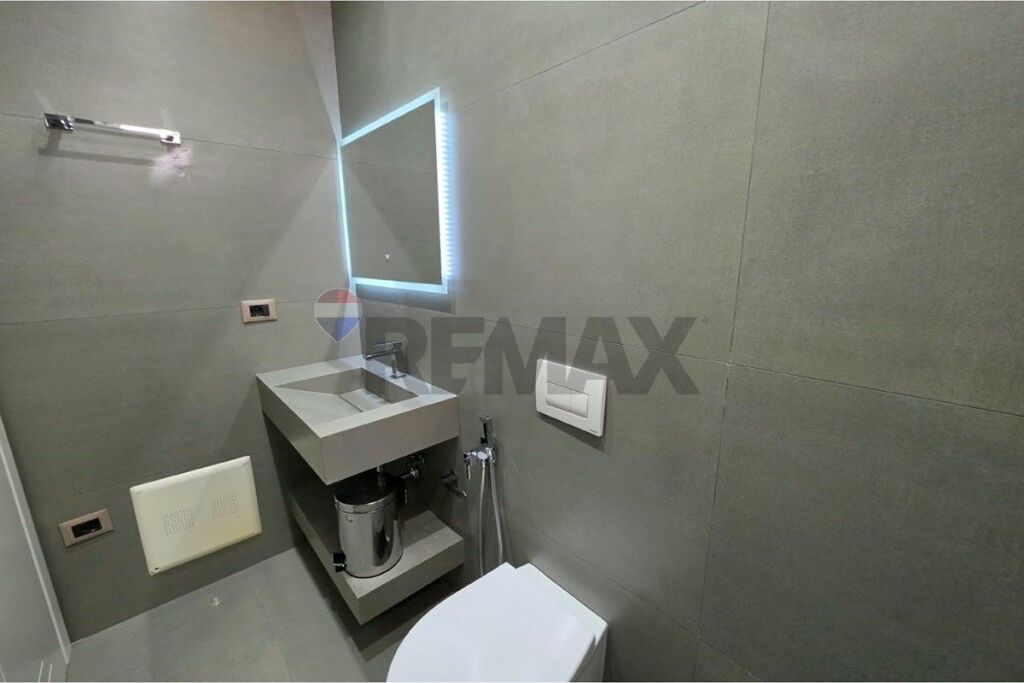 🏡 PENTHOUSE EKSKLUZIV PËR SHITJE – LUNGOMARE, VLORË 🌊