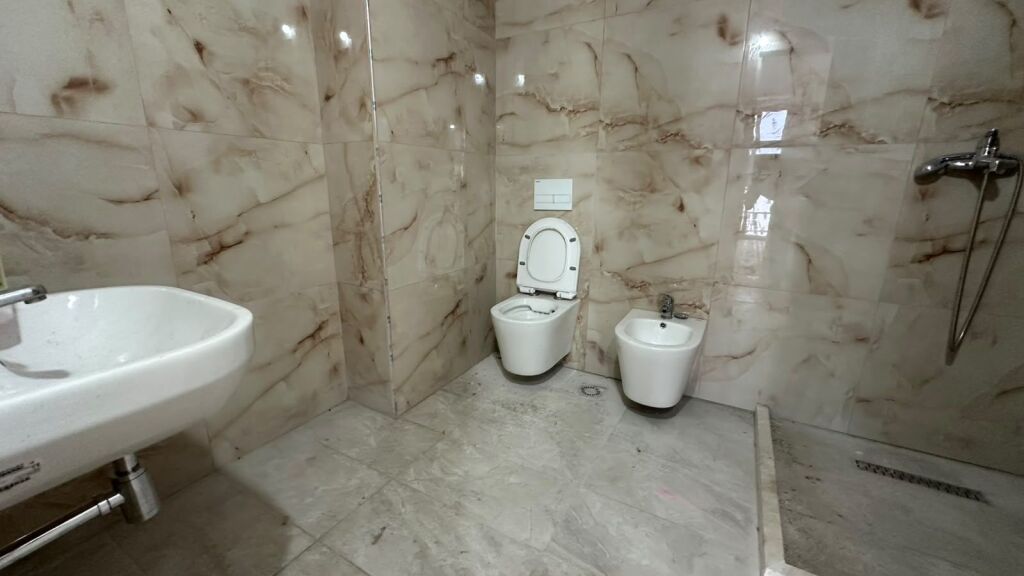 Apartament 2+1 per qira tek Farmacia 10