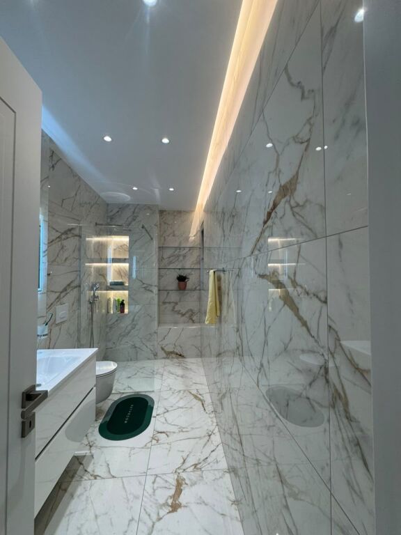 Luxury apartment at Shkolla e Kuqe for sale