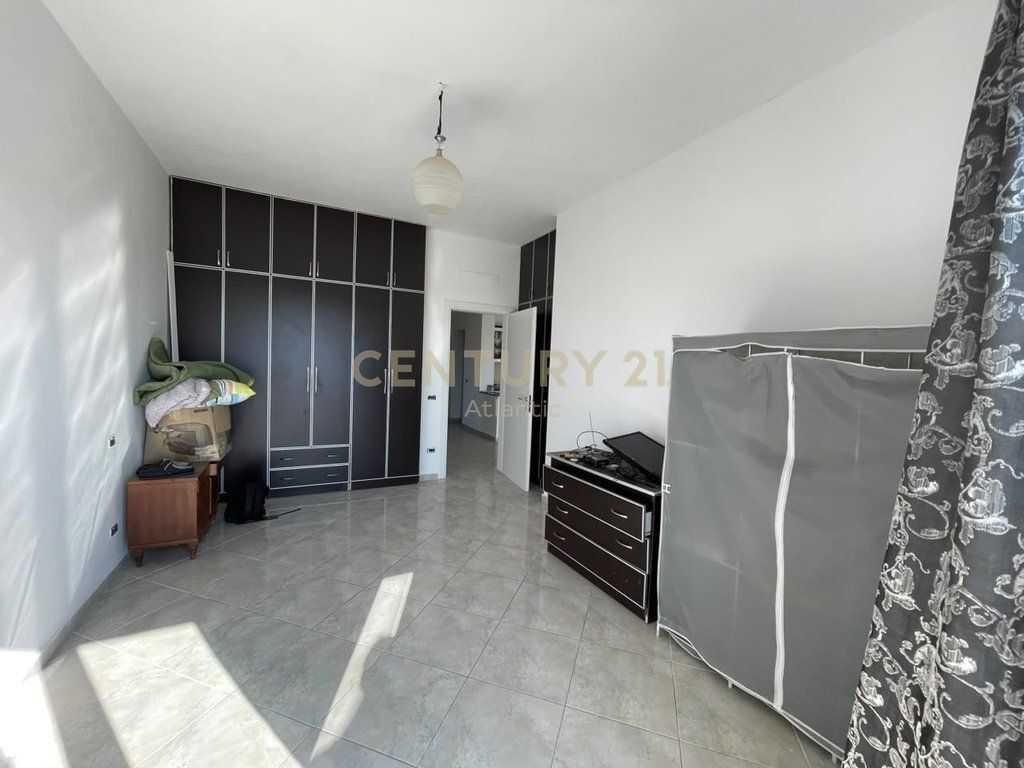 Apartament 2+1+2 ballkon dhe post parkimi për Shitje – Shenavlash, Durrës