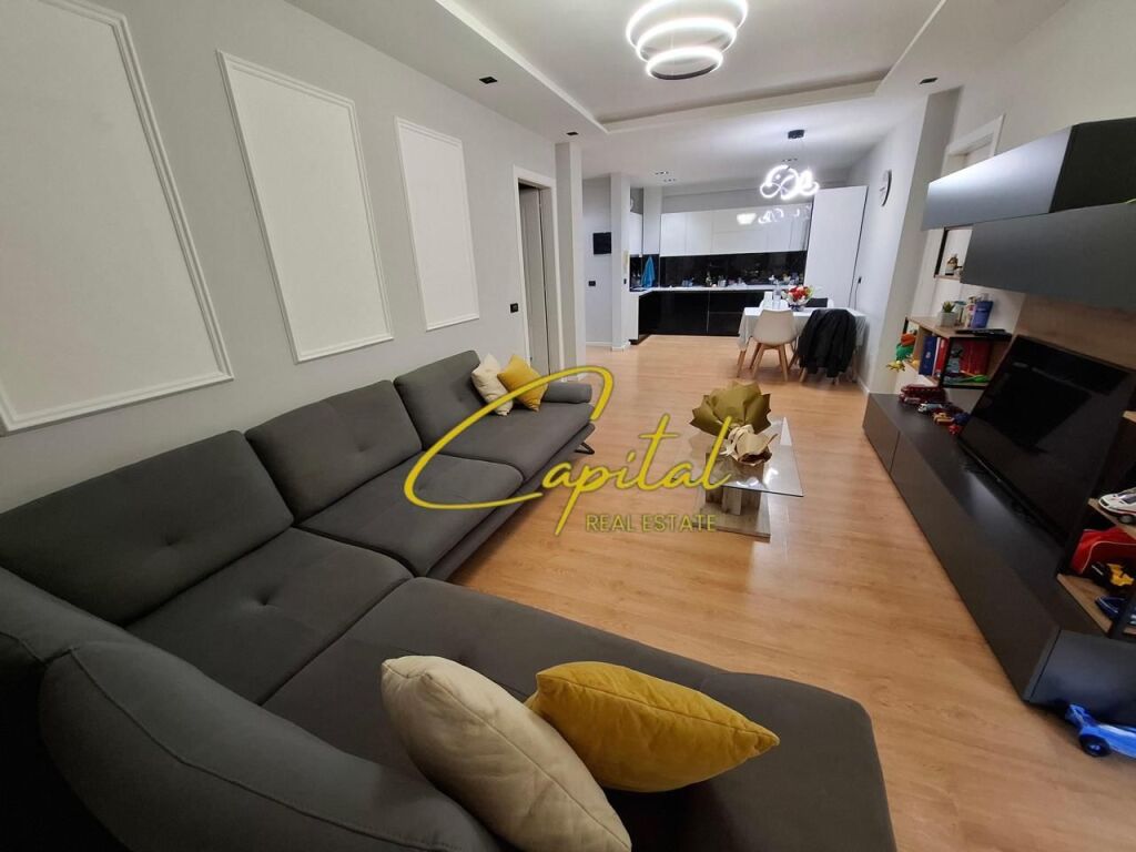 SHITET APARTAMENT 2+1+2 KOPSHTI BOTANIK 275.000 EURO
