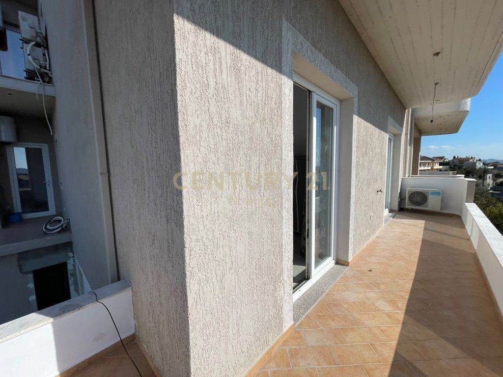 Apartament 2+1+2 ballkon dhe post parkimi për Shitje – Shenavlash, Durrës