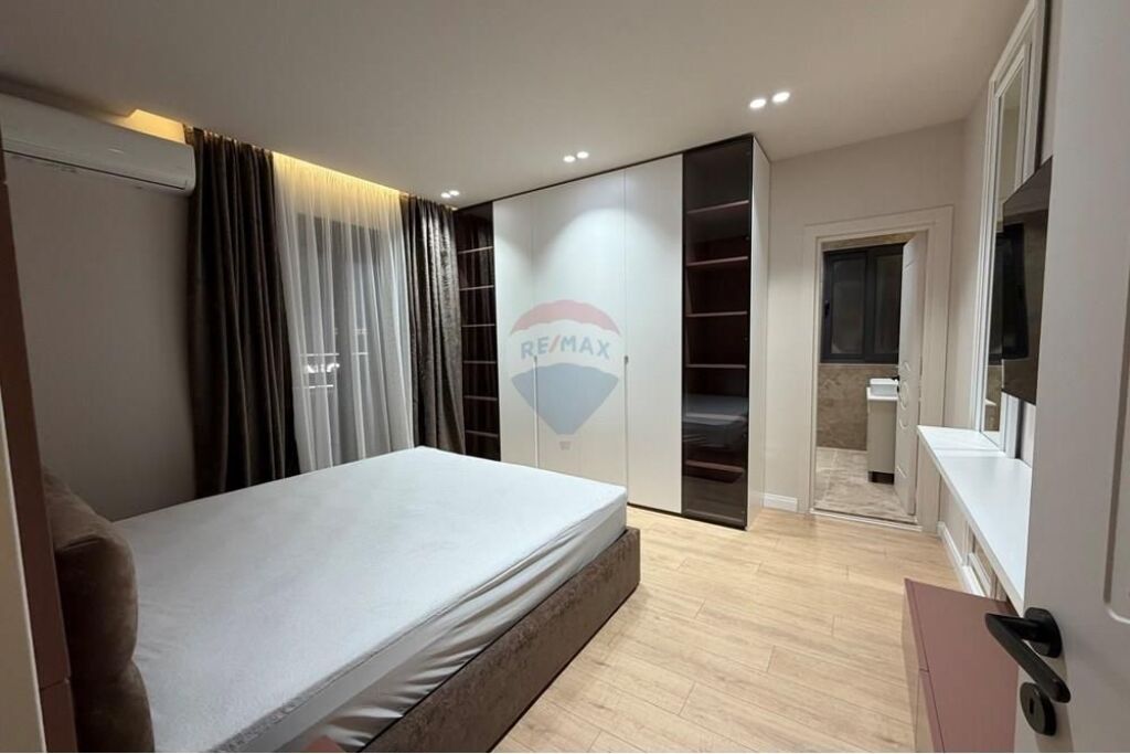 Super apartament per qira 3+1+2,LIQENI I TIRANES,RRUGA E KOSOVARVE