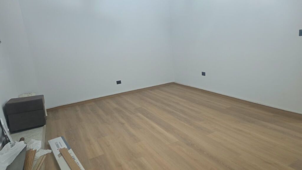Ambient Zyre me Qira Rruga e Kavajes  1000€/ muaj