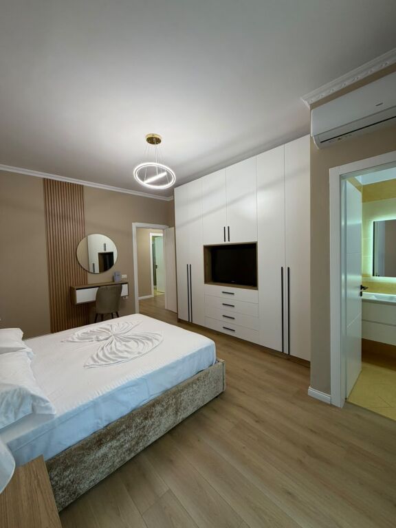 2+1+2 apartment with parking space for rent at the Botanical Garden, Dry Lake.