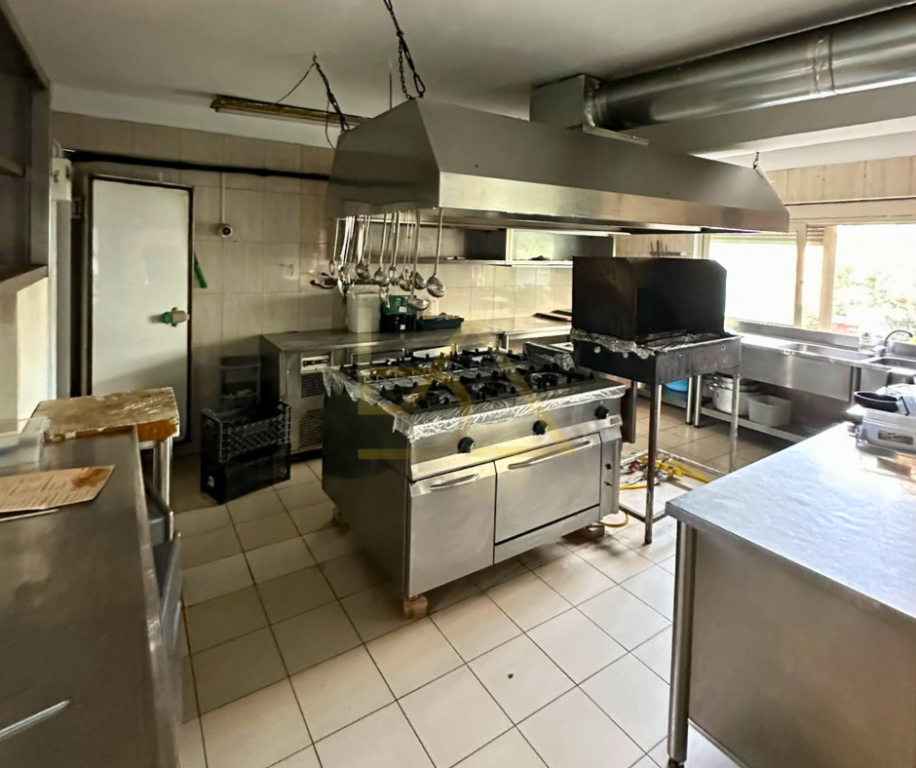 SHITET AMBIENT KOMERCIAL 500 m² – BRRYL, TIRANË