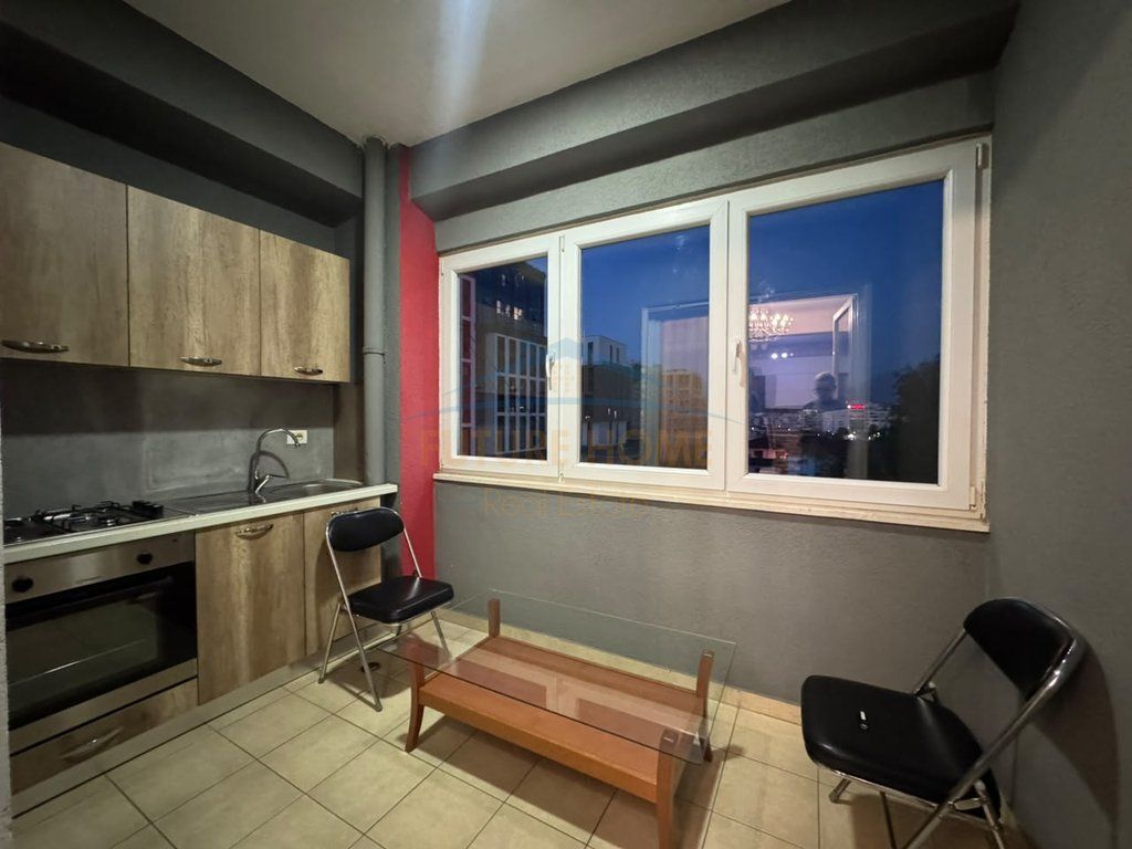 SHITET APARTAMENT 2+1 – KOMPLEKSI GOLDEN PARK, TIRANË