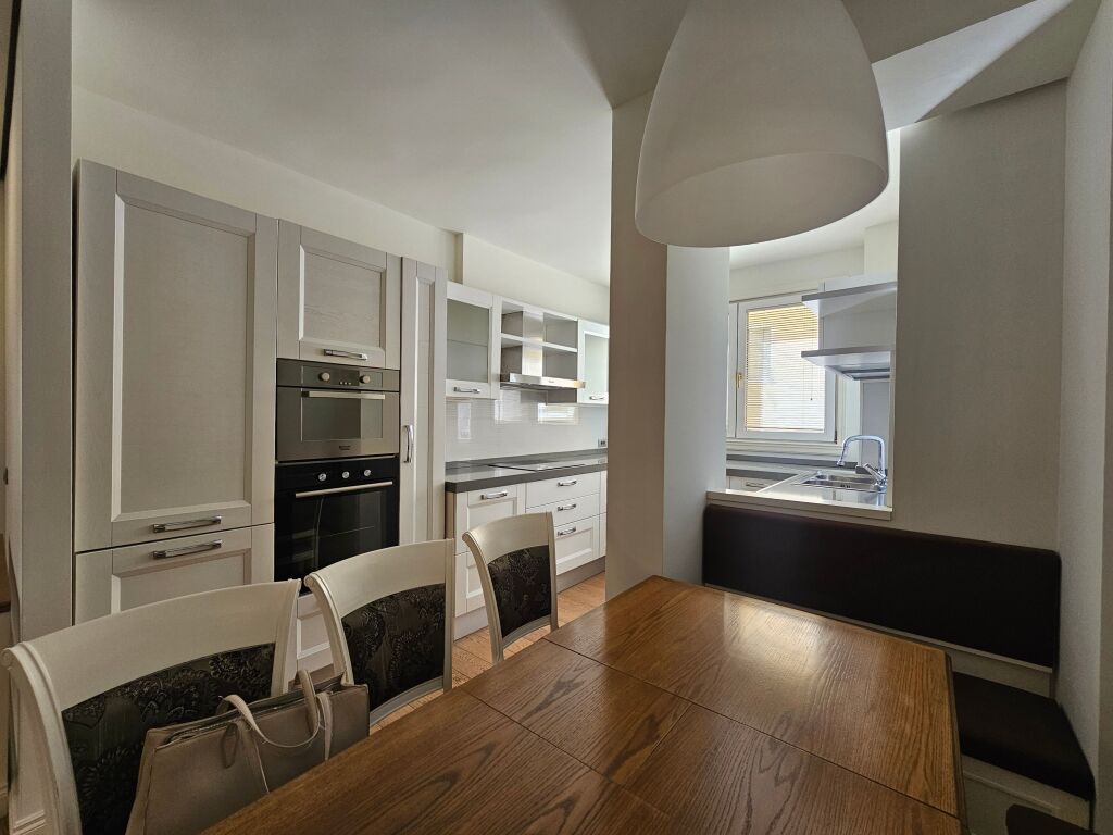 2+1+2 for rent at Willson Square