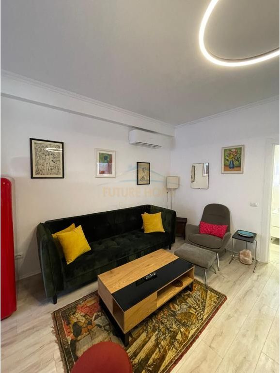 Qera, Apartament 1+1+Post Parkimi, Blloku, Tiranë.