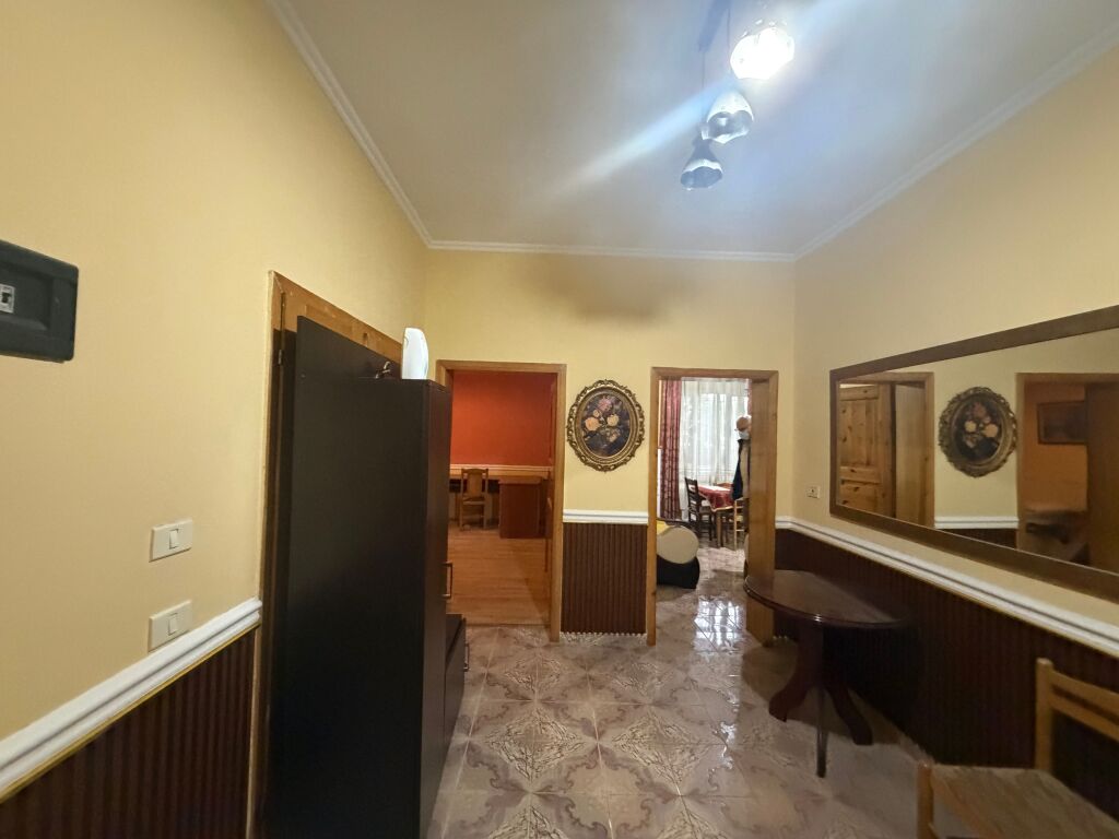 2+1,kat 1godine private,komune e parisit,600 mije leke