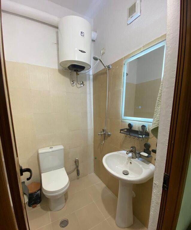 Jepet Me Qera Apartament 1+1