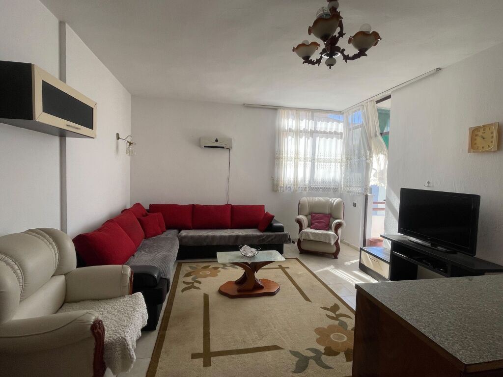 Jepet me qera apartament 1+1 tek kazazi, Durrës