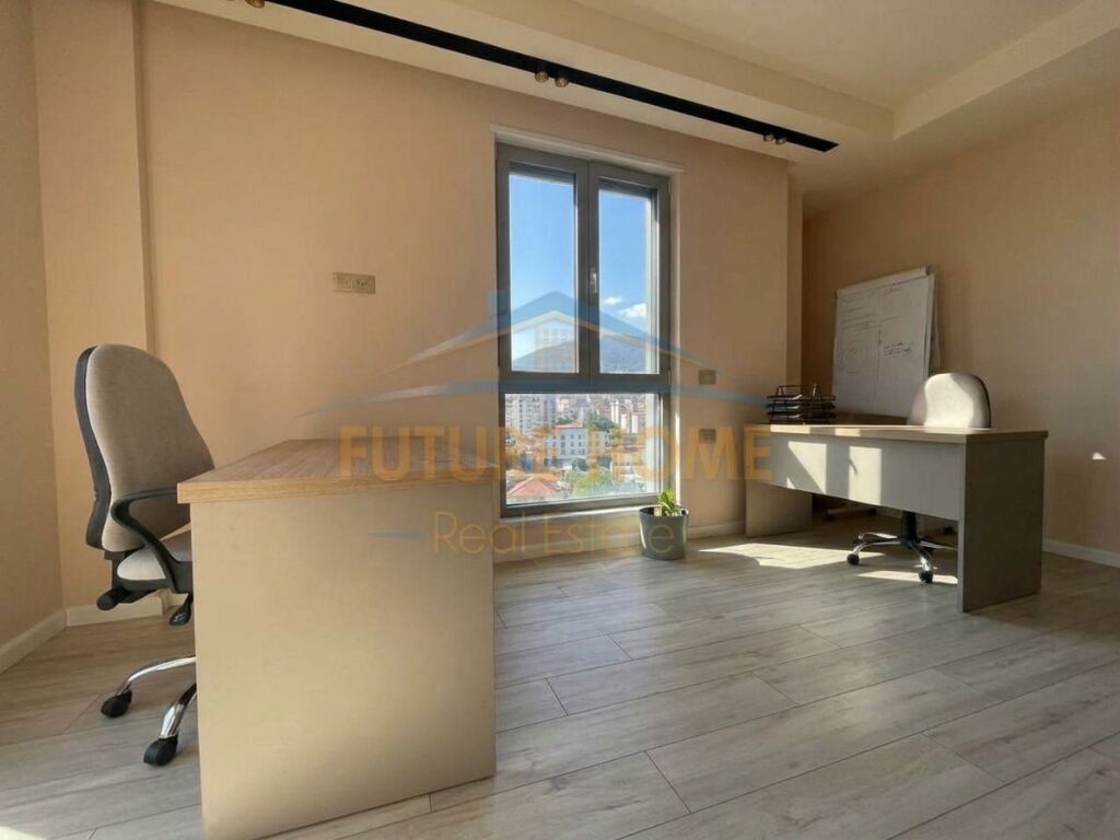 In affitto, spazio per uffici, Via Kavaja