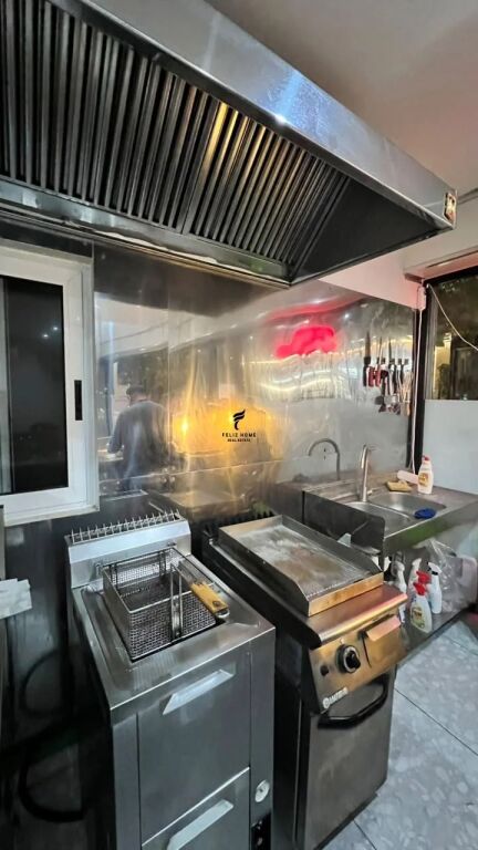 SHOP FOR RENT 50 M2 PARIS COMMUNE 130.000 LEKE FH-98723