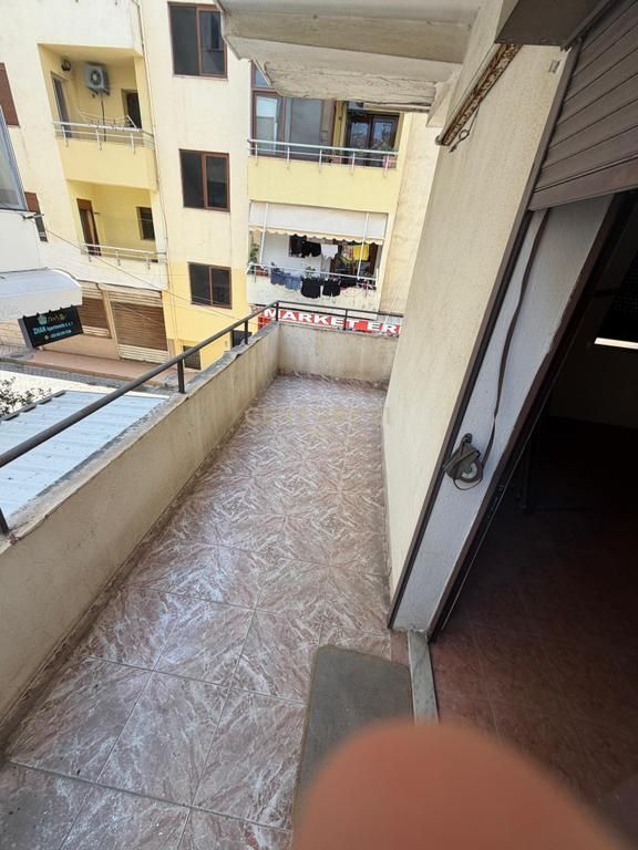 2+1 Apartment for Sale, Durrës Beach – Station 1, only 40 meters from the sea!