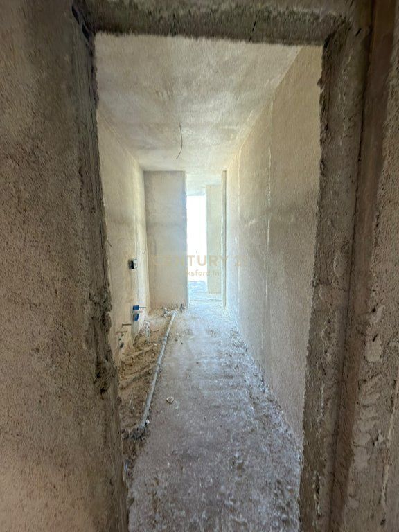 SHITET APARTAMENT 1+1 NË REZIDENCËN GOLDEN HOUSE – KUNE, SHËNGJIN!