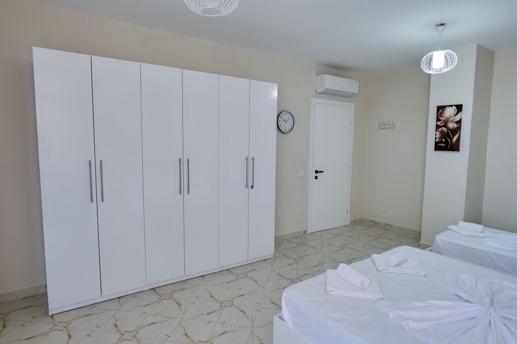 Apartament 2+1+2 me pamje deti tek 27 Kateshi ne Vollga