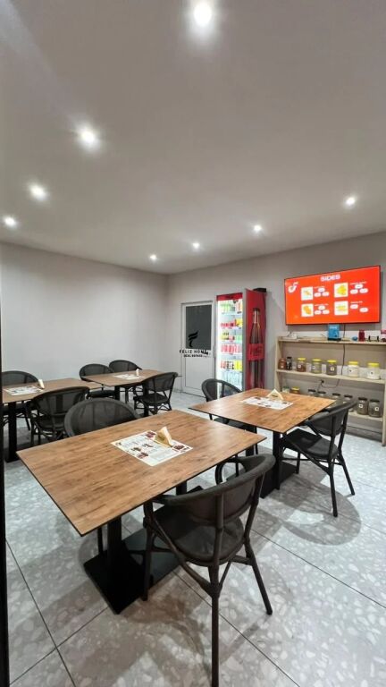 SHOP FOR RENT 50 M2 PARIS COMMUNE 130.000 LEKE FH-98723