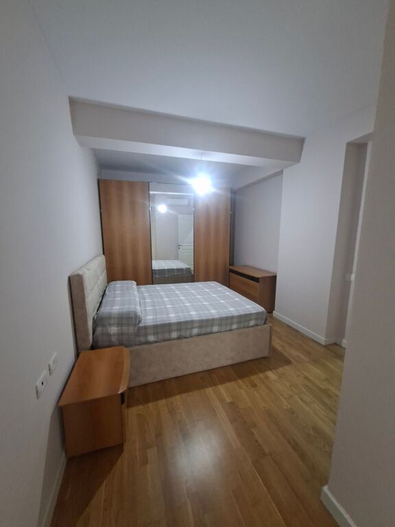 Shitet Apartament 2+1  te Golden Park te AMERIKAN 3