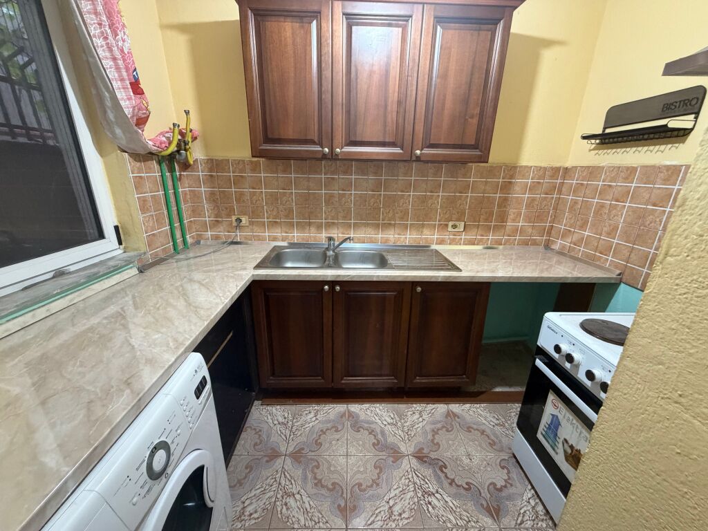 2+1,kat 1godine private,komune e parisit,600 mije leke