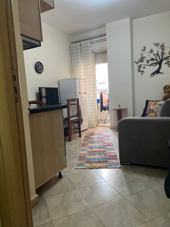  JEPET ME QIRA APARTAMENT 1+1 