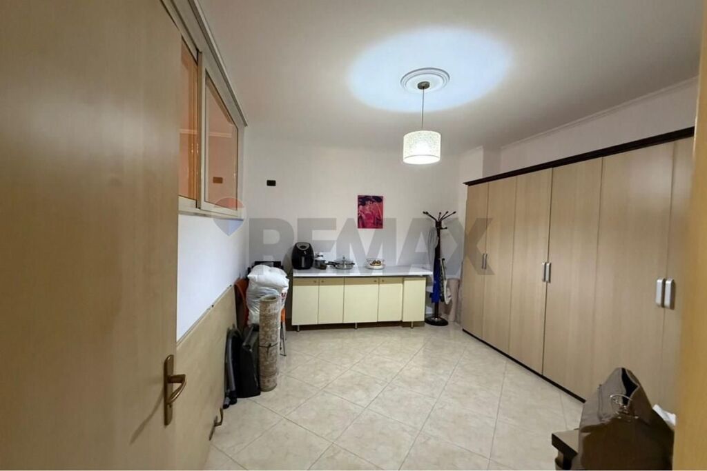 Apartament 2+1 për shitje ne Astir prane Vila L