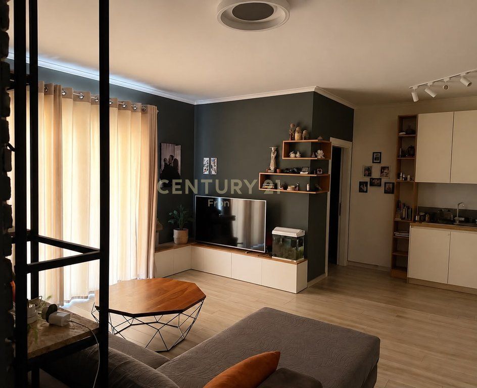 Apartament 2+1+2+garazh prane Inxhinierise se Ndertimit