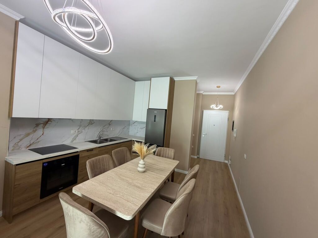 Appartamento 2+1+2 in Affitto presso il Giardino Botanico | Appena Arredato + Parcheggio Incluso 1.200 € /Mese Superficie Totale  110m2
